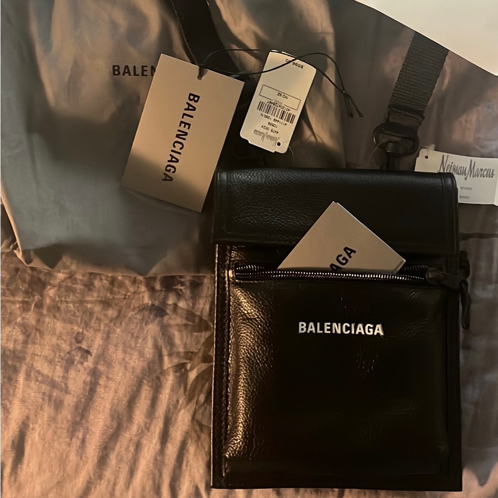 New Balenciaga explorer crossbody bag leather